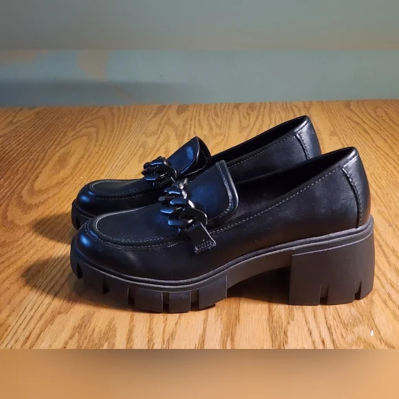 Madden Girl Chunky Lug Sole Loafers Womens 7 Black Heel Shoes Chain Platform - Picture 2 of 15